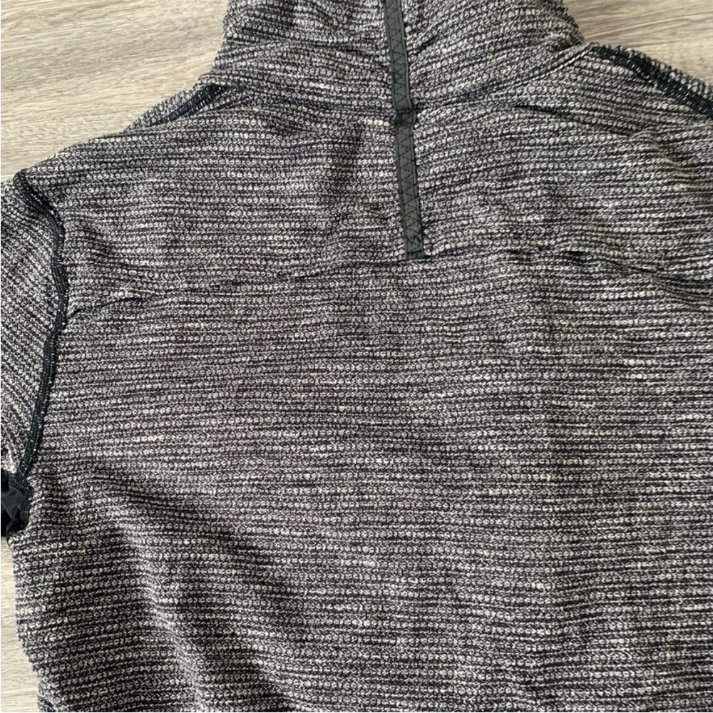 Lululemon Half Zip 🩶🖤🤍 - Picture 13 of 16